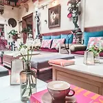 Divna Pani Luxury Gallery 5*