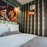 Divna Pani Luxury Gallery Банска-Штьявница
