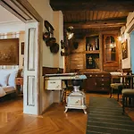 Divna Pani Luxury Gallery 5*