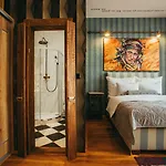 Divna Pani Luxury Gallery Банска-Штьявница