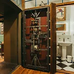 Divna Pani Luxury Gallery Банска-Штьявница