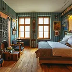 Divna Pani Luxury Gallery Отель