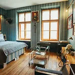 Divna Pani Luxury Gallery Банска-Штьявница