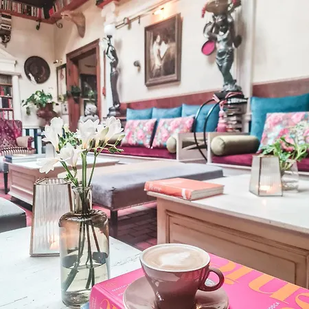 Divna Pani Luxury Gallery 5*