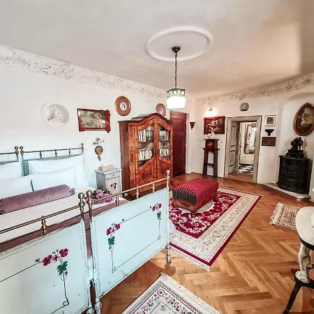 Hotel Divná Pani Luxury Gallery 5*