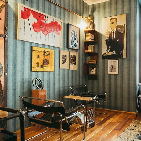 Divna Pani Luxury Gallery ホテル