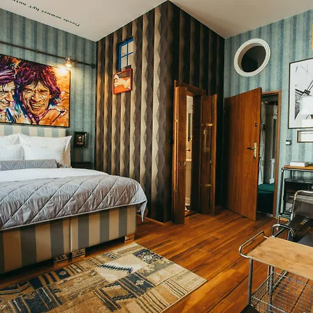 Divna Pani Luxury Gallery