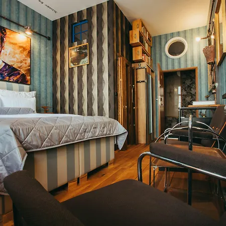 ホテル Divna Pani Luxury Gallery 5*