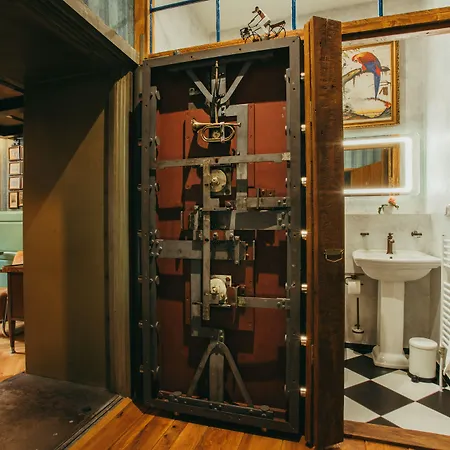 Divna Pani Luxury Gallery Banská Štiavnica