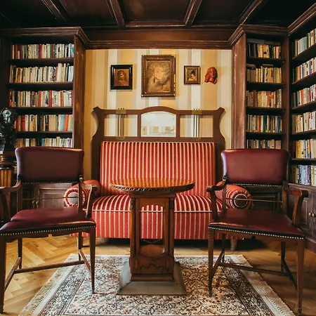 Divna Pani Luxury Gallery Szálloda